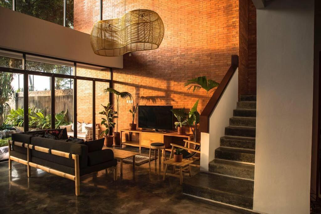 Yats Cocoon Villa Kaliurang Exterior photo