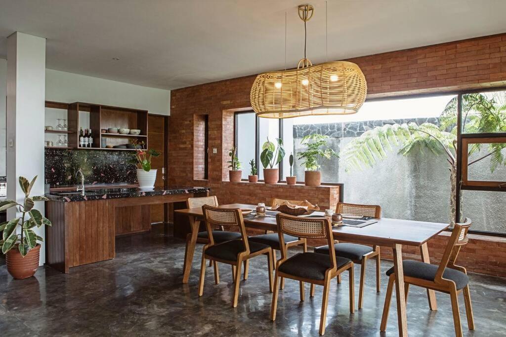 Yats Cocoon Villa Kaliurang Exterior photo